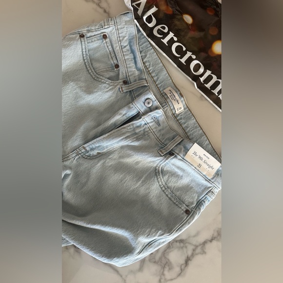 Abercrombie & fitch Mid rise the 90s straight jean size 31 short NWt - Picture 3 of 7